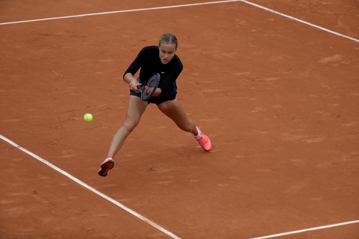 Roland Garros: Schmiedlová a Gombos nevyužili veľké šance, Kužmová a Polášek v štvorhrách postupujú